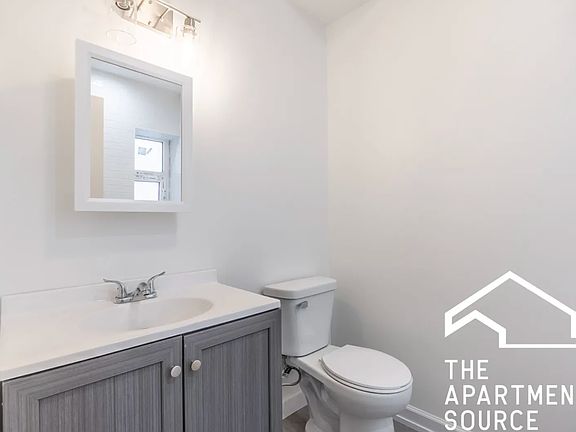5th image of 1018 N Hamlin Ave #2