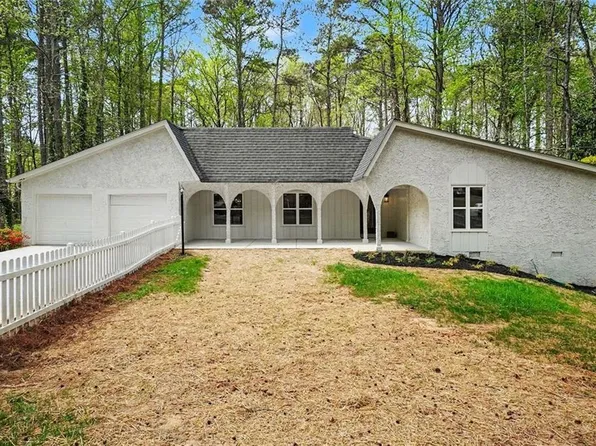 1827 Meadowood Dr, Marietta, GA 30062