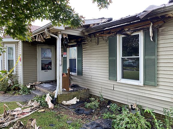 3rd image of 914 Princeton Dr