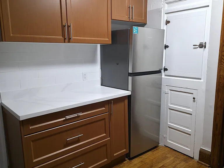 35 Jane St #4 — Photo 6