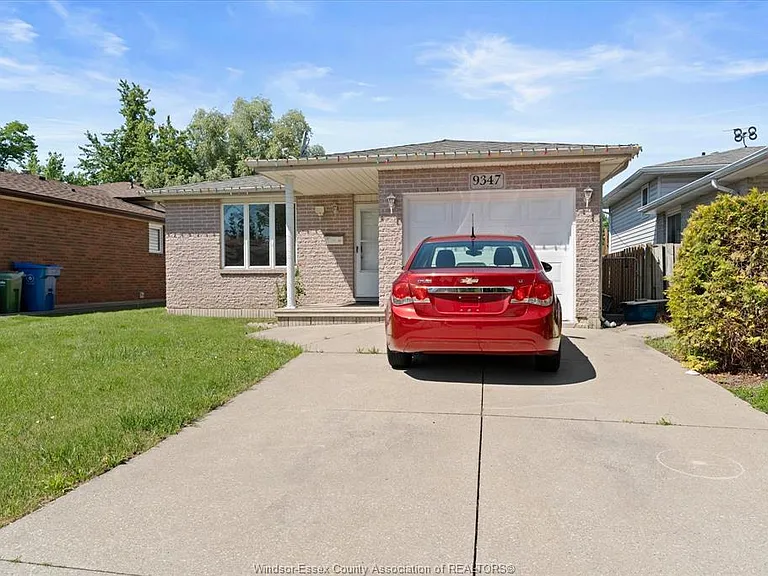 9347 Tamarack St — Photo 3
