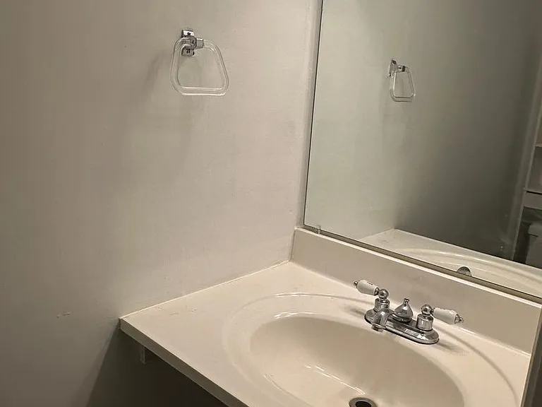 2831 E Tully Sq #B — Photo 7
