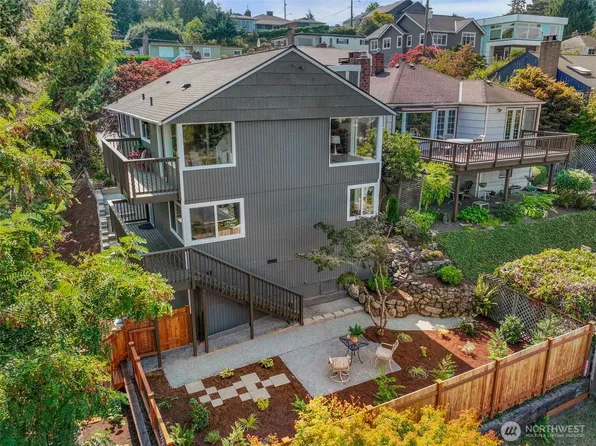 2800 W Elmore Place, Seattle, WA 98199