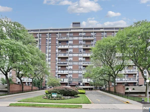 2 Horizon Rd APT 1414, Fort Lee, NJ 07024