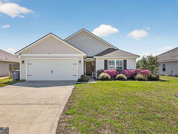 2nd image of 225 Roswell Dr E
