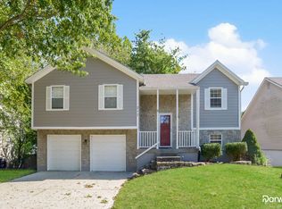 217 SE Topaz Dr, Lees Summit, MO 64063