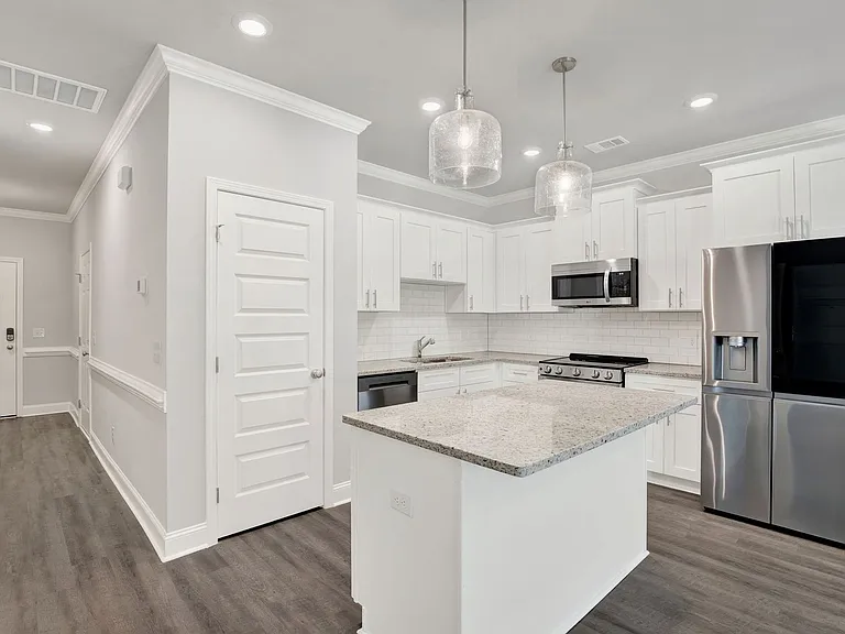 77 Dorsey Dr — Photo 7