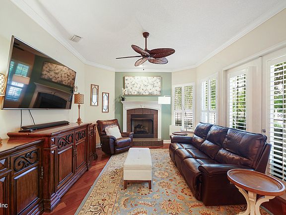 5th image of 144 W VILLAGE Drive