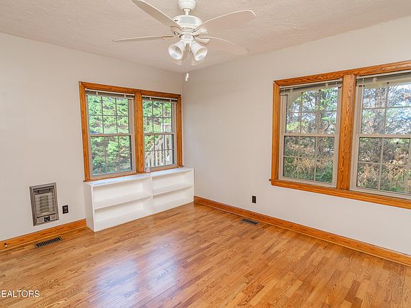 4th image of 1703 Mize Ln