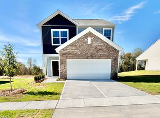 1320 Pond Overlook Dr, Nashville, NC 27856
