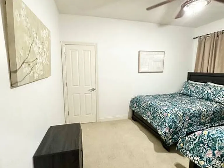 4260 Colorado Ave — Photo 2