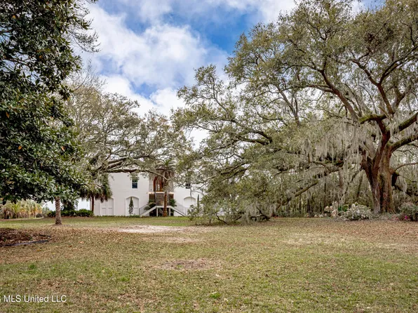 9713 Point Aux Chenes Rd, Ocean Springs, MS 39564