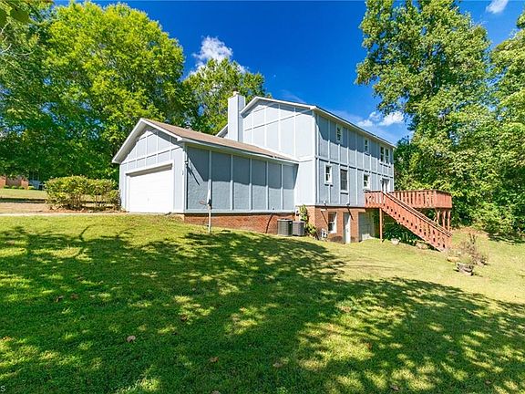 3rd image of 1209 Shalimar Dr