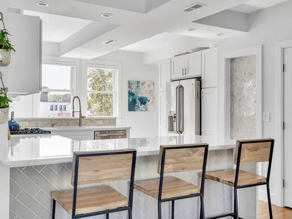 23 Saranac St Unit 2, Dorchester, MA 02122