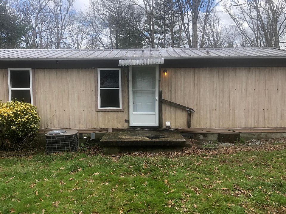 1st image of 28 Spring Place Dr