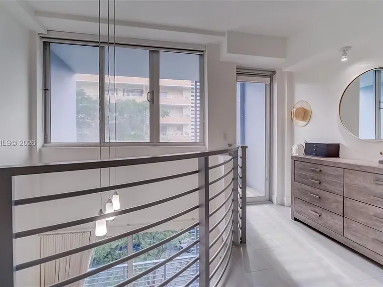 3339 Virginia St #323 — Photo 33