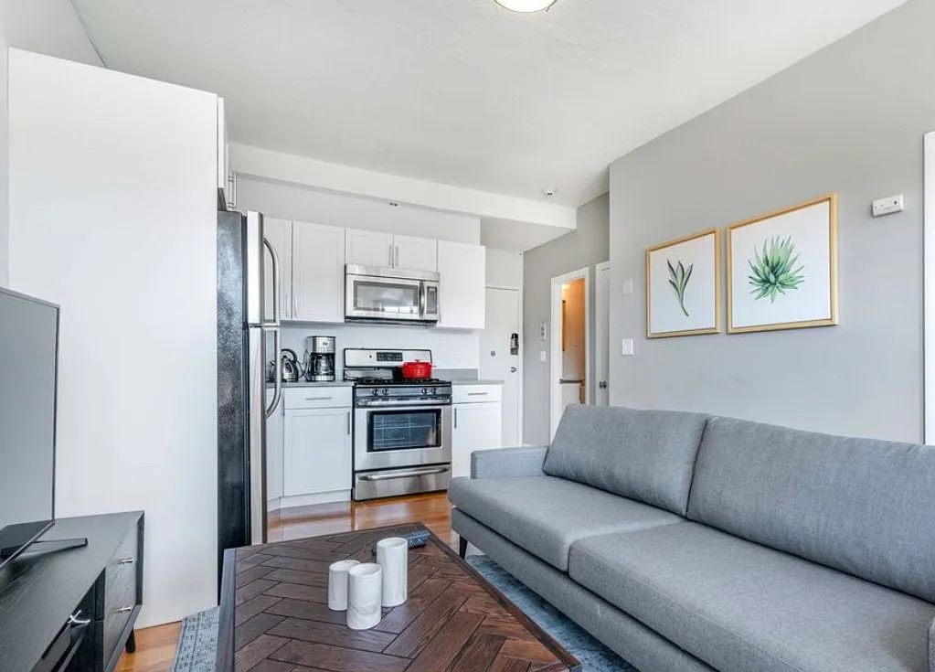 1 bed, 400 sqft, $2,950 — Photo 1