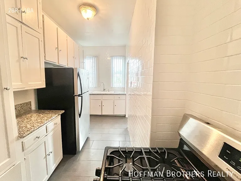 1801 N Kingsley Dr #203 — Photo 2