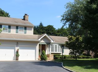 47 Hilltop Cir, Lincroft, NJ