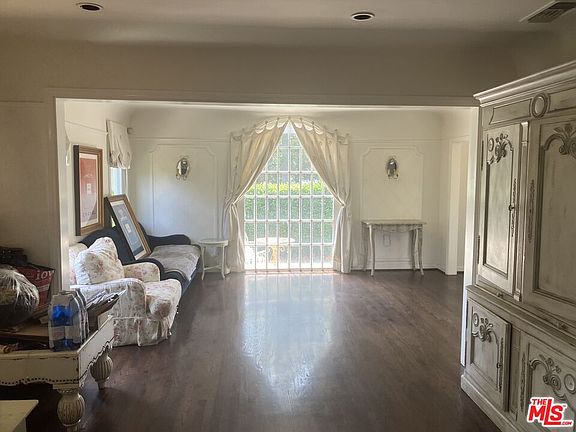 4th image of 9001 Rosewood Ave