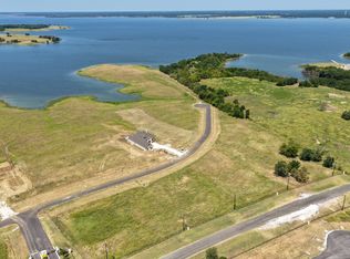 571 Lakeshore Ter, Windom, TX 75492