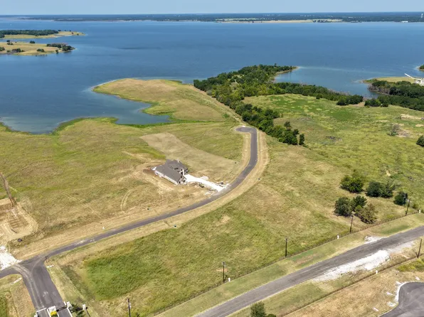 571 Lakeshore Ter, Windom, TX 75492