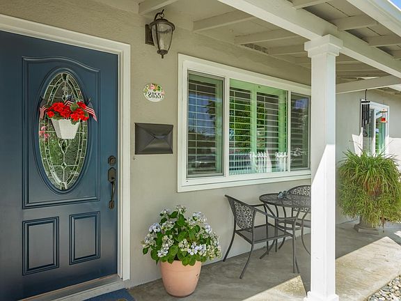 4th image of 2855 Custer Dr