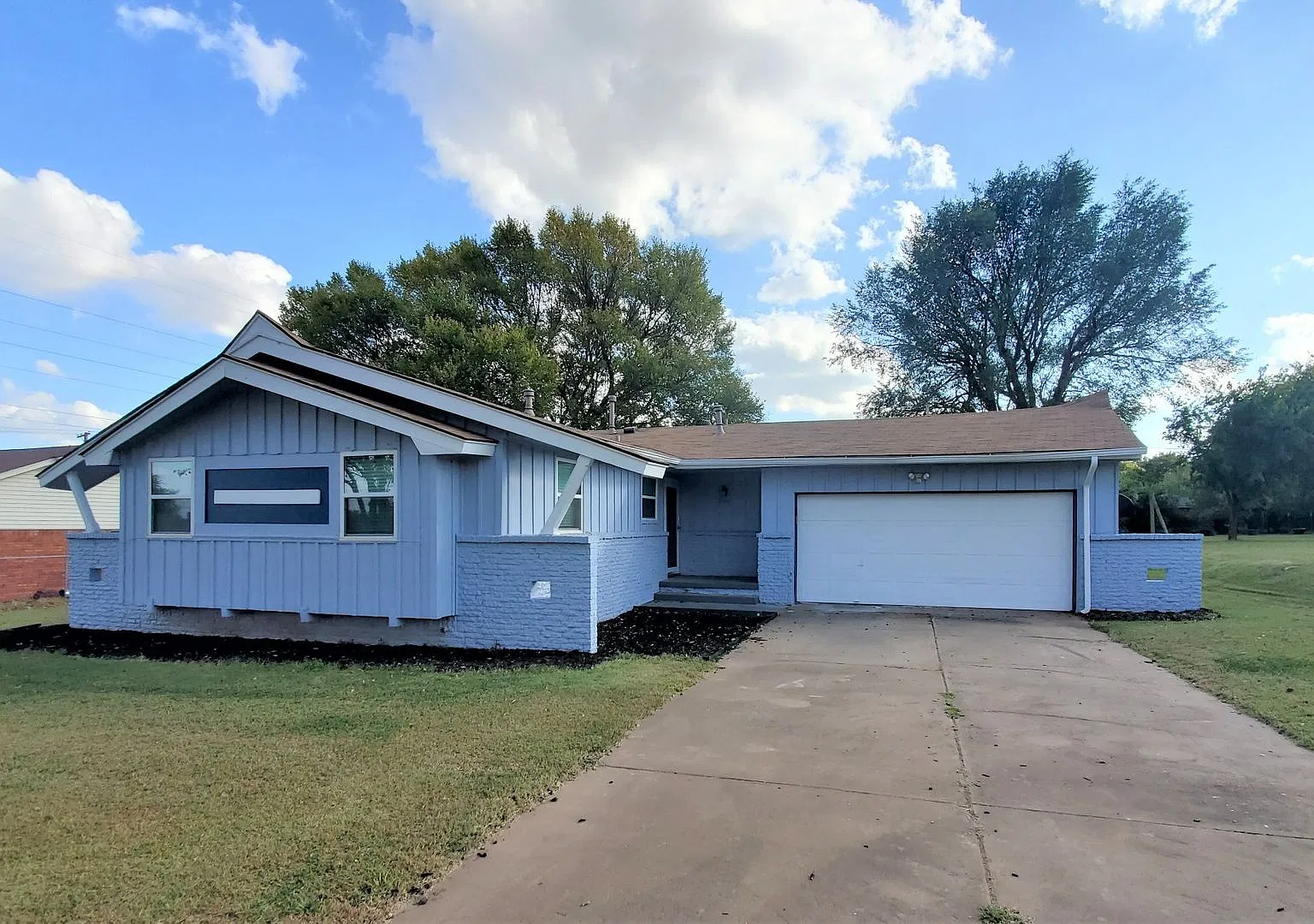 3 Bed 1 Bath 2 Car Garage in Forest Park Addition NE OKC — Photo 1