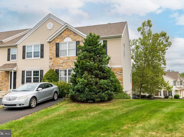361 Cedar Waxwing Dr, Warrington, PA 18976