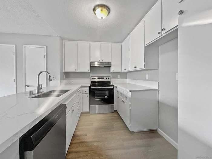 1st image of 9247 Village Glen Dr #207