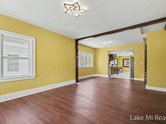 2nd image of 719 Leonard St NE