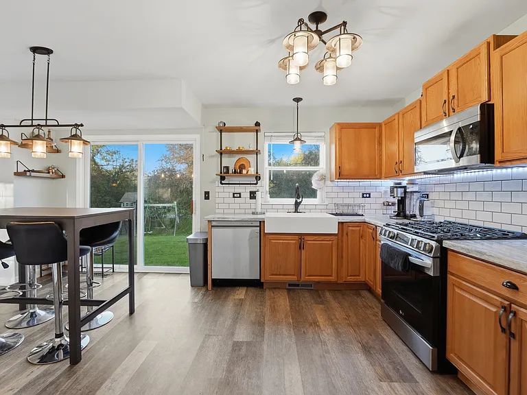 950 Donnelly Pl — Photo 14