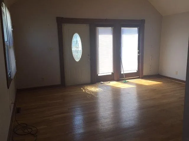 340 E Archer Avenue — Photo 3