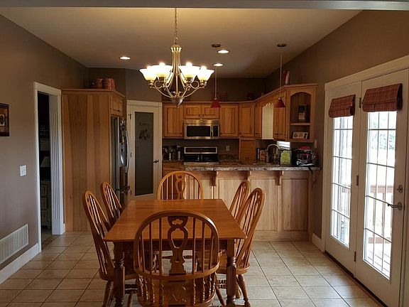 1396 dining area