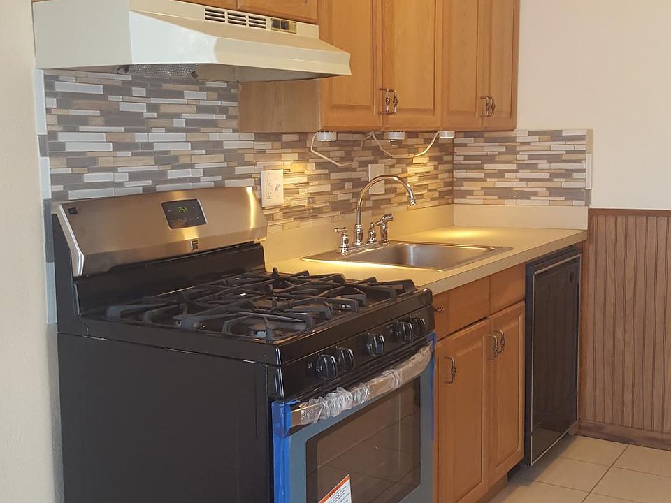 1st image of 15748 Dupage Blvd