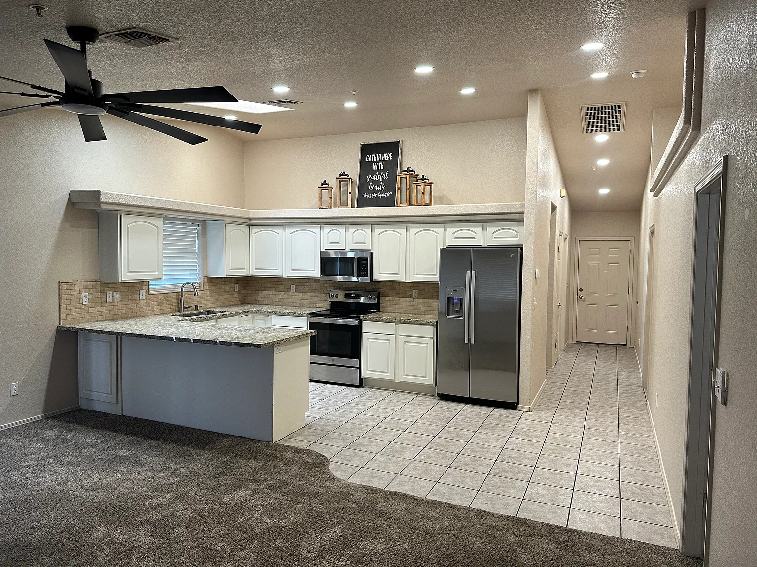 2 bed, 1098 sqft, $1,400 — Photo 2
