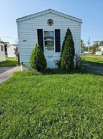 1st image of 1447 East Dr #110