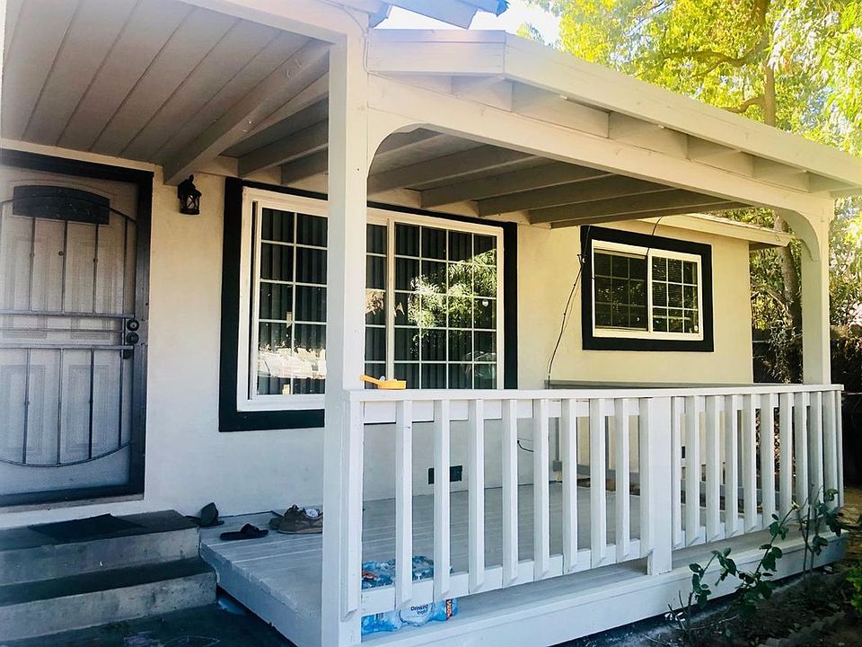 1st image of 2965 Connie Dr