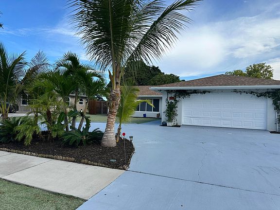 2nd image of 528 Date Palm Drive