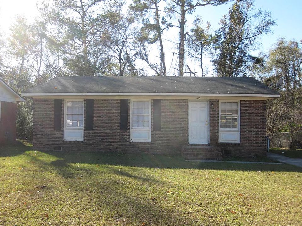 1st image of 610 Scott Dr