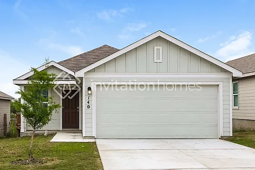 140 Hollywood Dr Photo 1