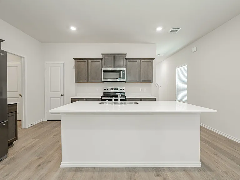 903 Shear Dr — Photo 7