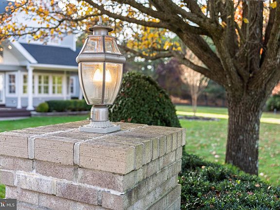 5th image of 39 Rodeo Dr