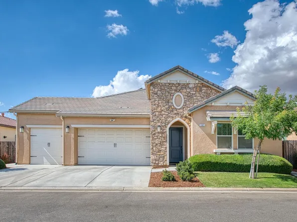 585 Bloom Ln, Clovis, CA 93619