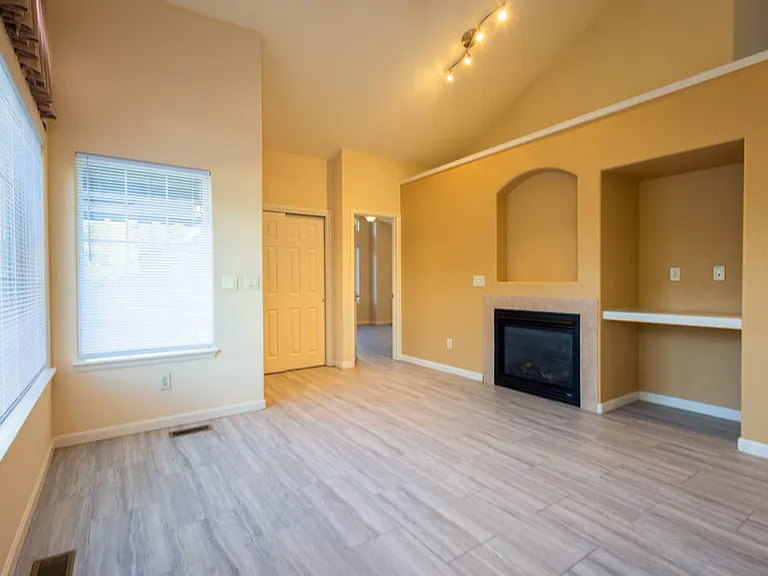 173 Lindenwood Ave — Photo 4