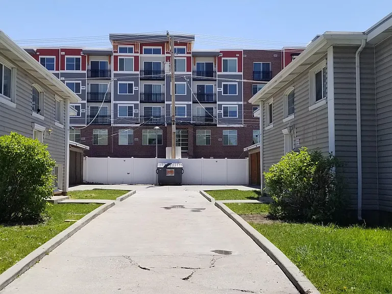 150 E Wentworth Ave — Photo 11
