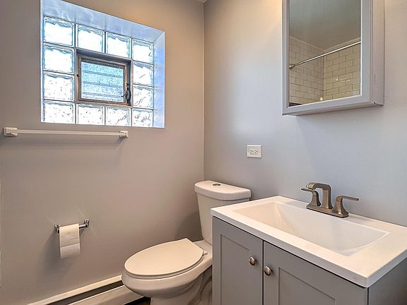 3rd image of 4329 N Kedvale Ave APT 105