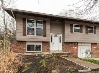 27 Holly Ln, Festus, MO 63028