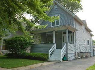 74 Lincoln Ave, Riverside, IL 60546