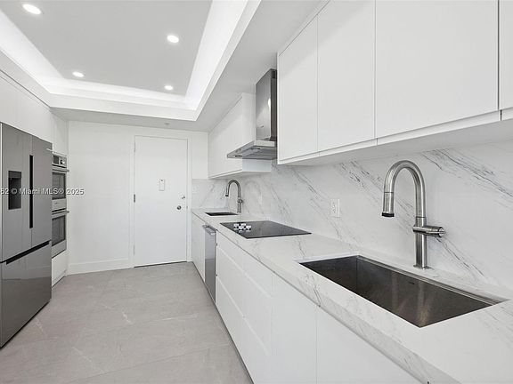 3rd image of 5055 Collins Ave APT 7M
